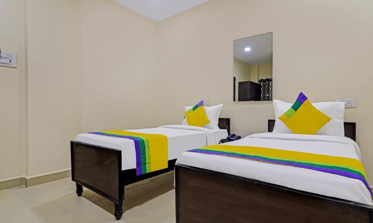 Treebo Trip Airport Pride Inn ไฮเดอราบัด ภายนอก รูปภาพ