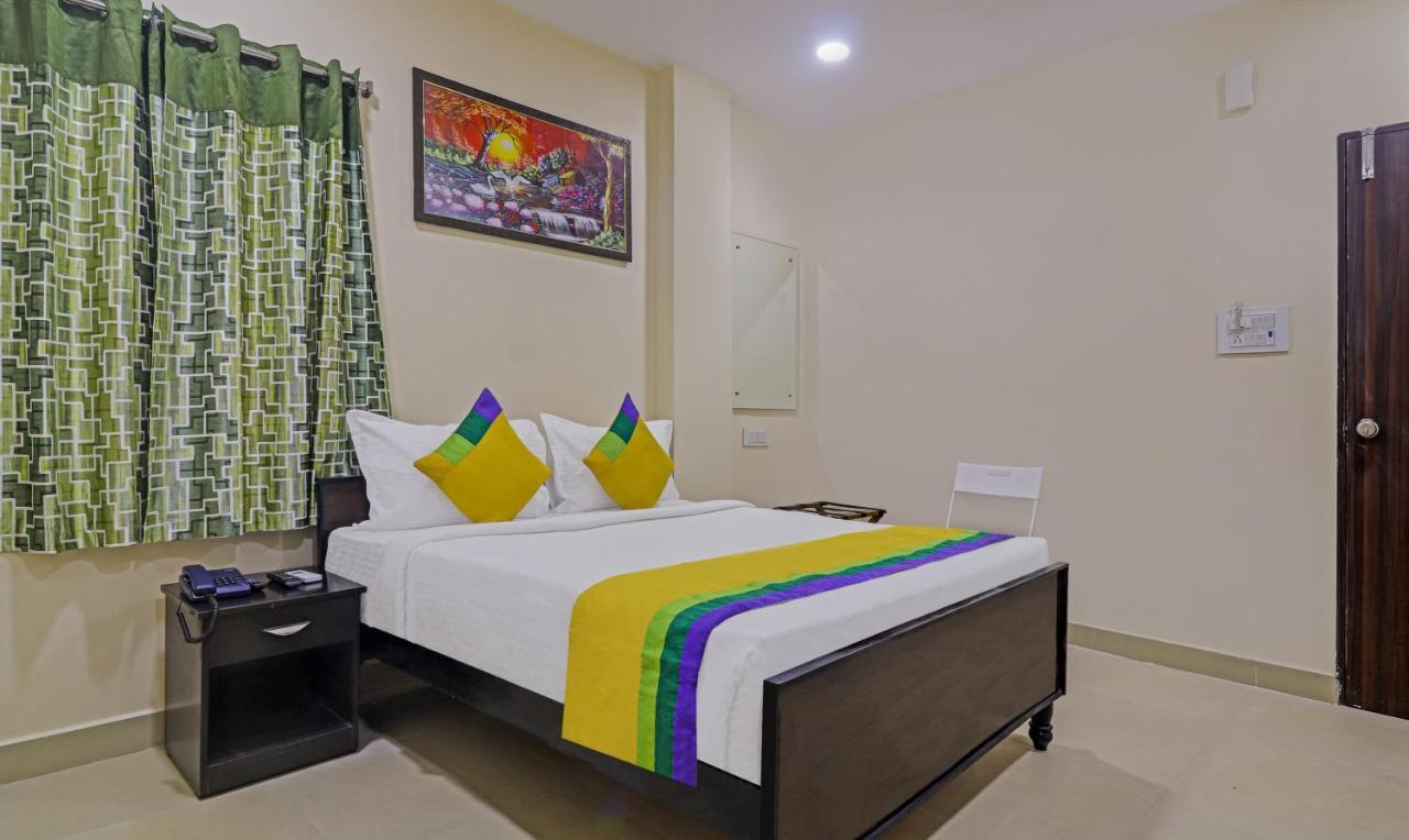 Treebo Trip Airport Pride Inn ไฮเดอราบัด ภายนอก รูปภาพ